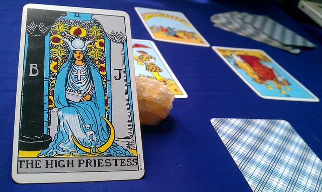 Odkryj tajemnice swojej przyszłości – interpretacja kart tarota
